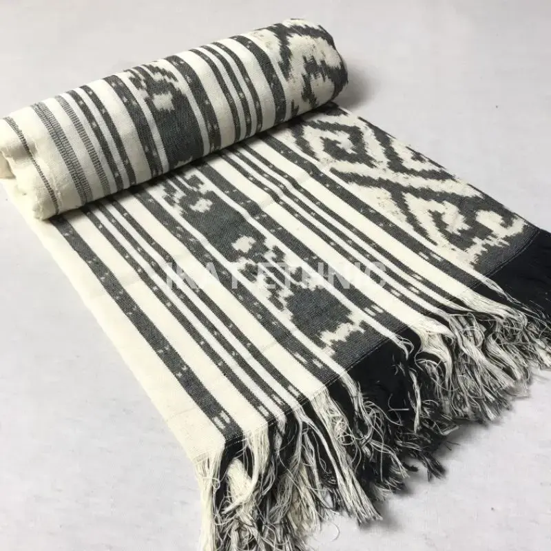Kain Tenun Motif Toraja