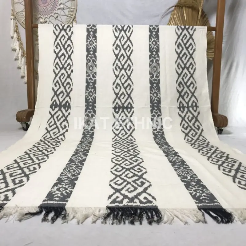Kain Tenun Motif Toraja