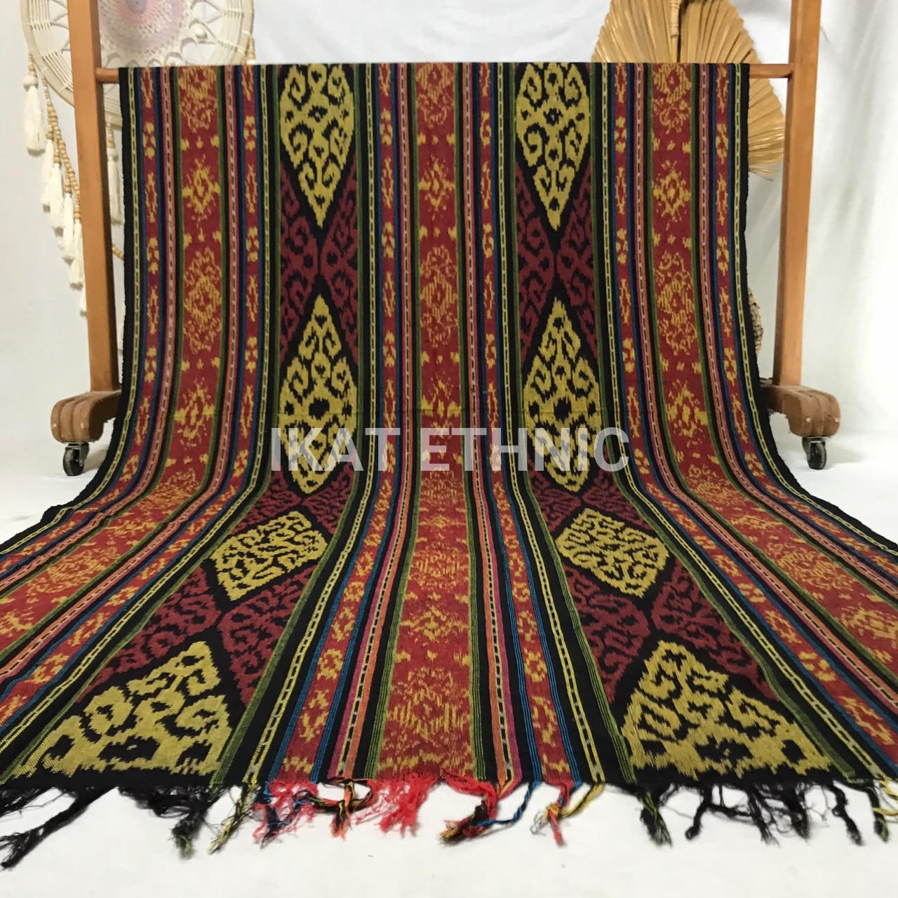 Kain Tenun Motif Sumba