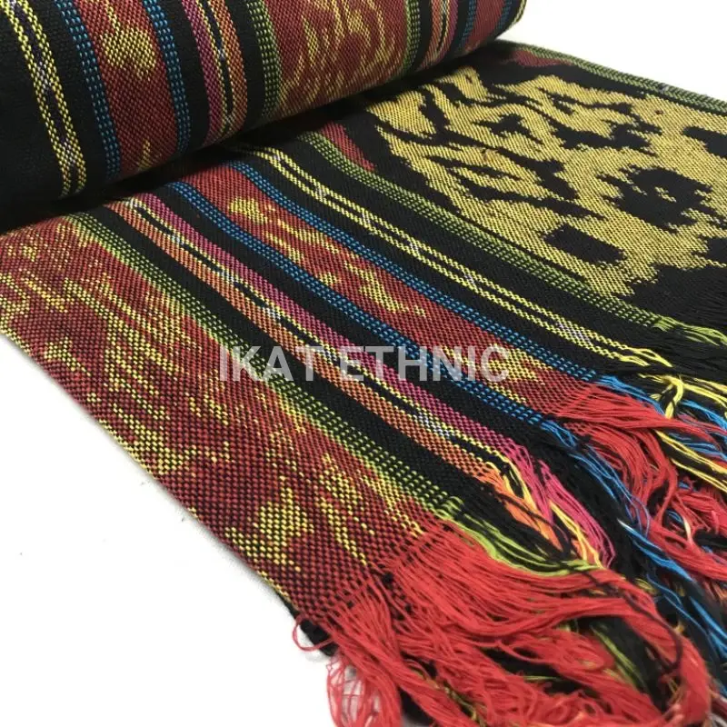 Kain Tenun Motif Sumba